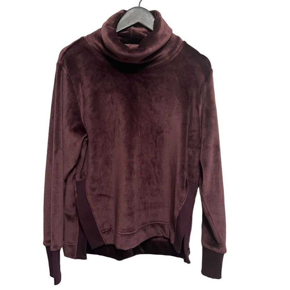Athleta thick, soft turtleneck size small
